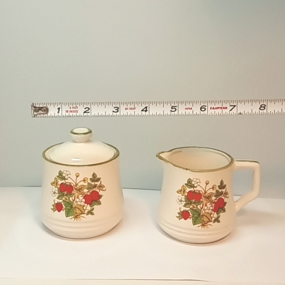 Vintage Retro strawberry design cream & sugar set, Made in Japan. No flaws - Picture 7 of 7